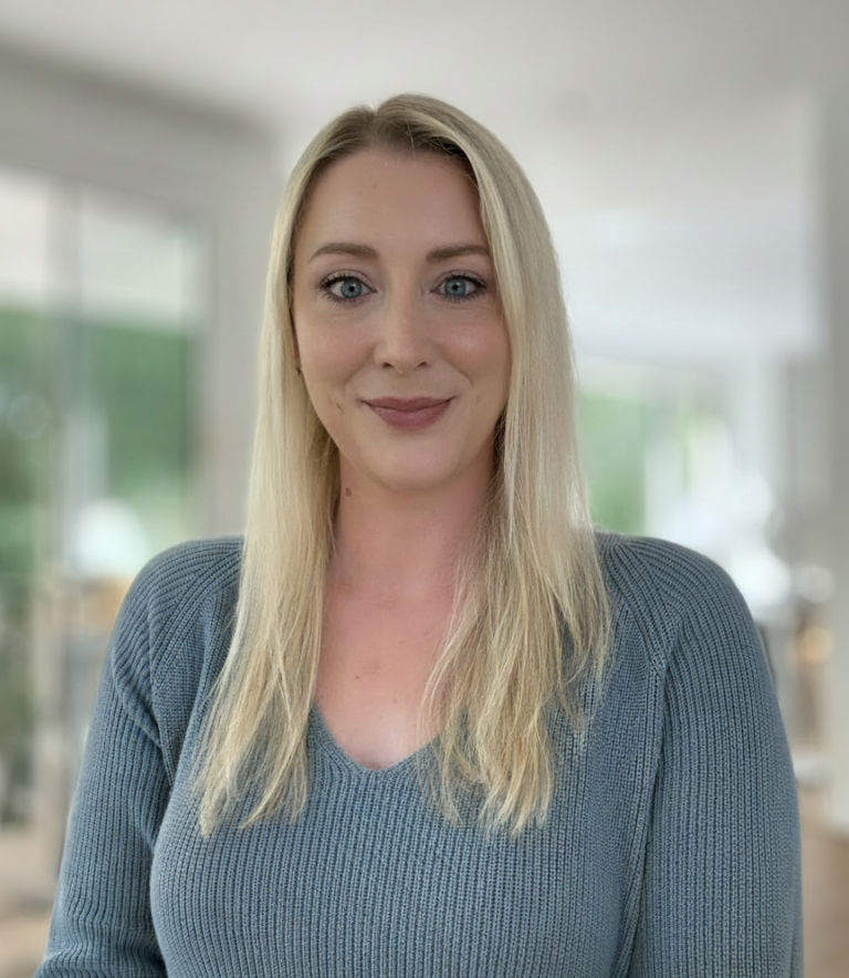 Portraet von Silke Hildenbrand, Logopädin in Rastatt für Kinder, Jugendliche und Erwachsene, nähe Karlsruhe, Baden-Baden