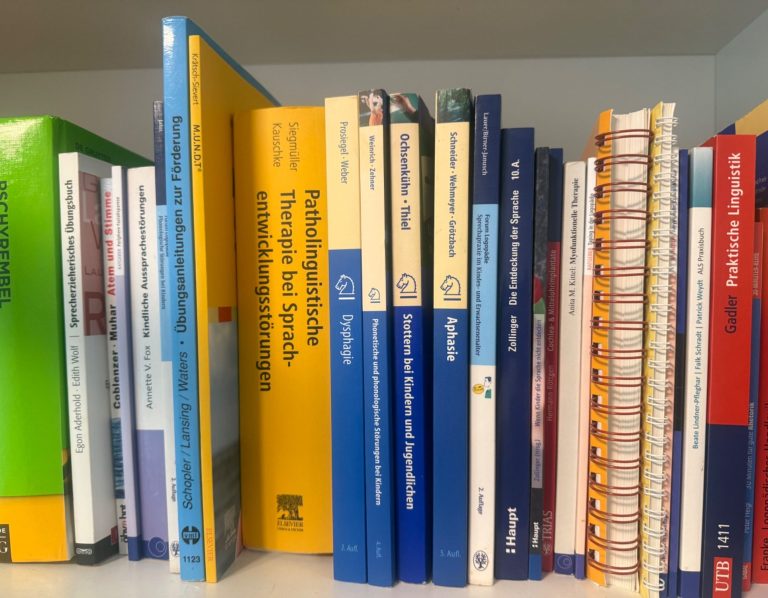 Diverse Fachliteratur für Logopäden, Aphasie, Sprachentwicklungsstörung, ALS, Myofunktionelle Störung, Stimmstörung, Dysarthrie